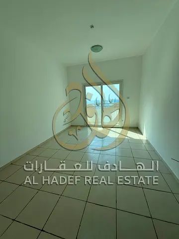 Balcony with open view || Maid's room || Near Al-Safiya Park || Upscale family residence