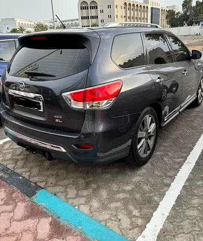 2014 Nissan Pathfinder SL V6 3.5L (Full Option, GCC Specs)