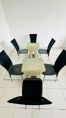 6-8 seater Dining table