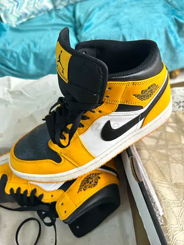 Men’s US size 10 Nike Jordans Taxi Colorway