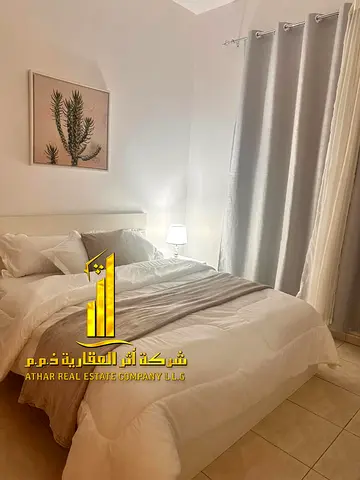 شقة غرفة وصالة  بعجمان - الكورنيش - مقابل ابراج الديوان - مفروشة فرش فندقى للايجار الشهرى