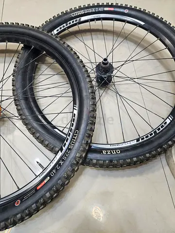 HOPE ENDURO WHEELSET 27.5 with brand new ONZA tubeless tyres
