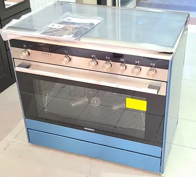 Siemens IQ700 freestanding Dual fuel range with glass lid - unused, showroom condition
