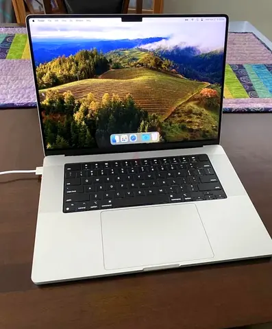 MacBook Pro 16-Inch / M4 Max / 36GB RAM / 1TB SSD - Apple care + warranty
