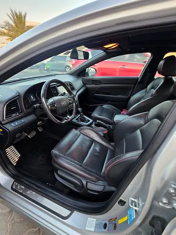 2018 Hyundai ELANTRA 照片 8