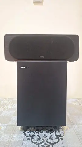 Jamo woofer with one Center speaker for sale in very Good Condition.