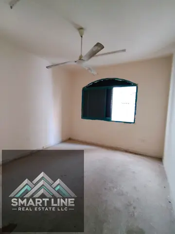 HUGE OFFER NEAR TO BUS STOP NO DEPOSIT 1BHK WITH CLOSE HALL FAMILY BUILDING RENT ONLY 23KN