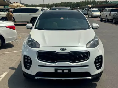 Kia sports 2017 fullopshin GCC white color Clen car