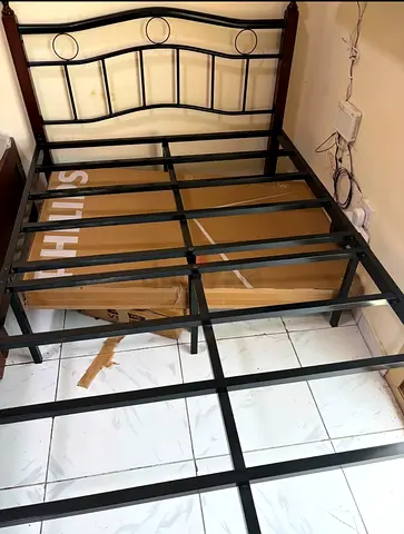 Bed frame single