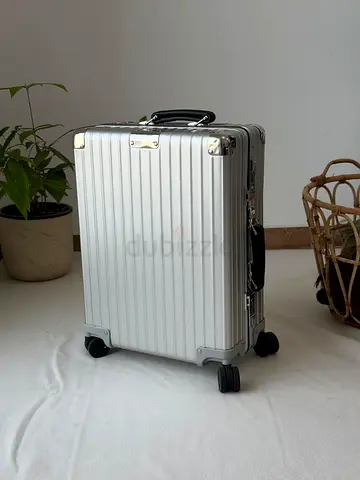 Rimowa classic cabin suitcase in silver