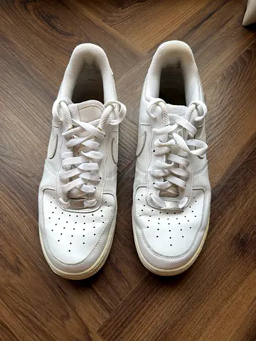 Nike air force 1 White low-top sneakers, gently used, size not specified