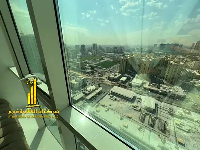 بإطلالة مفتوحه مميزة على المدينه شقة مفروشة غرفه وصالة مفروشه بالكامل فرش جديد راقي جدا بموقع مميز جدا شامله جميع الخدمات مع جيم، مسبح، باركينج خاص