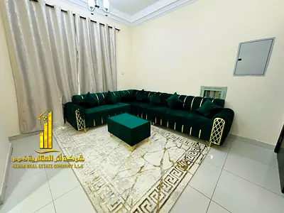 شقة فاخره غرفتين وصالة مع بلكونه باطلاله مفتوحه.عجمان الروضه 1.مفروشه بالكامل للإيجار الشهري. الايجار يشمل الفواتير والإنترنت وموقف