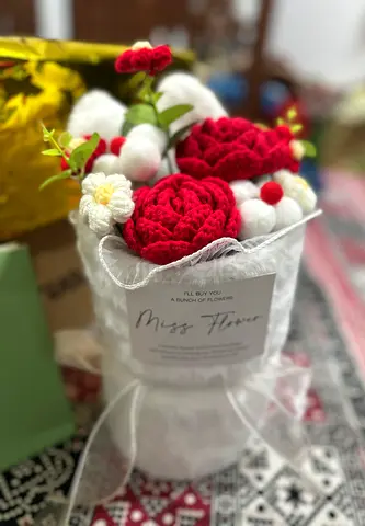 Handmade Crochet Flower Bouquet in soft Bunny shape Decorative Vase