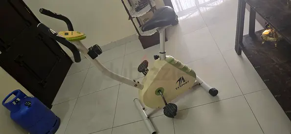 Lightweight Home Exercise Bike – Compact & Works Well