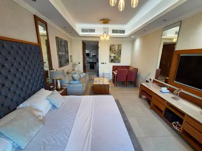 Vacant | Upgraded | Large Layout Studio | Canal View