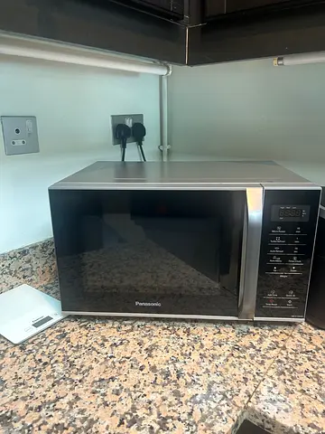 Panasonic Countertop Microwave Oven - Good Working Condition