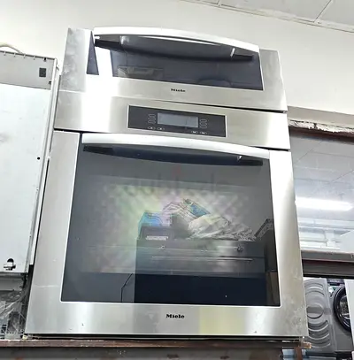 Built-in Miele Electric Oven 75cm with warmering Drver