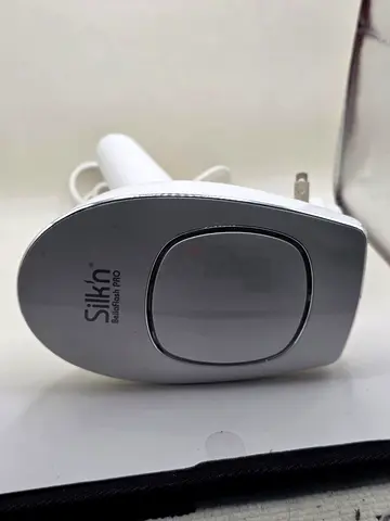 Silk'n BellaFlash Pro home hair removal device