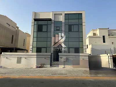 للبيع || فيلا رخامية فاخرة || تشطيبات عالية الجودة || في حوشي || موقع متميز || مباشرة على الطريق الرئيسي