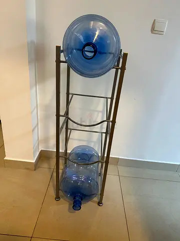 Rack for 4 gallons water