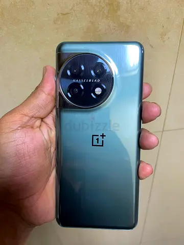 OnePlus 11 5G in Eternal Green