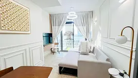 Upto 12 Cheque / High Floor / Fully Renovated