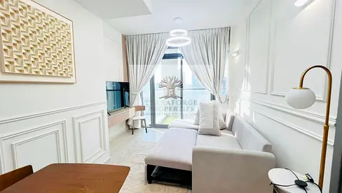 Upto 12 Cheque / High Floor / Fully Renovated