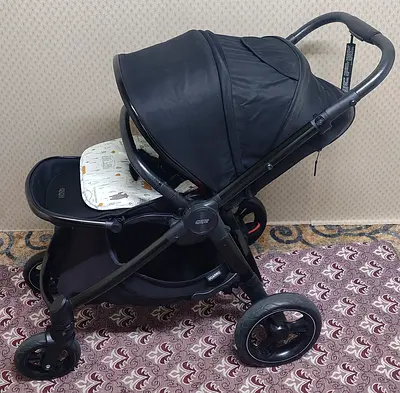 Mamas & Papas Ocarro Stroller in Black