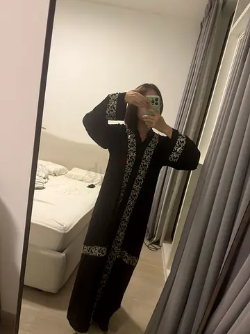 Black abaya
