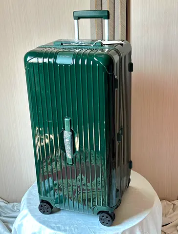 Rimowa trunk size Green