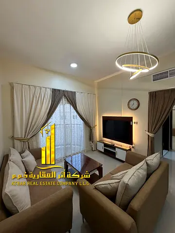 شقة فاخرة للإيجار الشهري – غرفة وصالة مع بلكونه اطلاله مميزه مفروشة بالكامل فرش جديد سوبر ديلوكس مع مطبخ مجهز بالكامل بأحدث الأجهزه