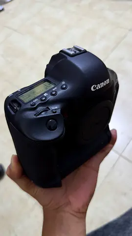 Canon 1Dx body (pro handheld) - used, good condition