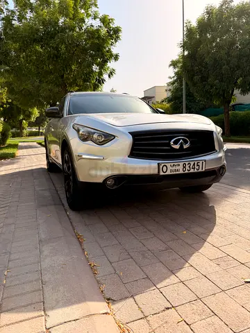 Infiniti QX70 Elite Sport S 2015 | GCC Specs | Well Maintained