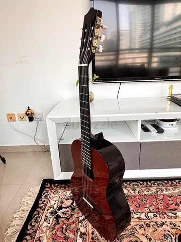 Classical Guitar for sale only 200 AED original price is 450