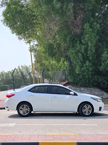 2015 Toyota COROLLA 照片 9