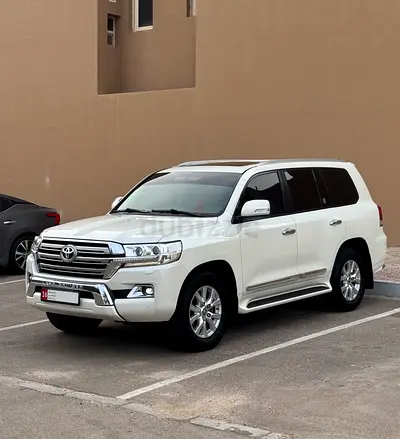 Low Mileage | 2017 Land Cruiser GXR V6 | Full Options | Full Service History