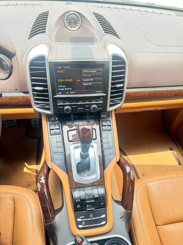 2014 Porsche CAYENNE 照片 8