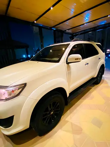 2015 Toyota FORTUNER — фото 11