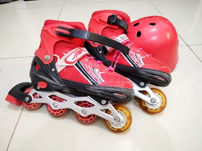 Kids adjustable inline roller skates with helmet - size adjustable