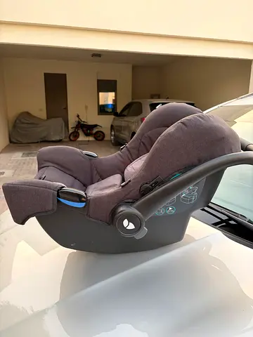 Joie Infant Car Seat in Black and Grey
