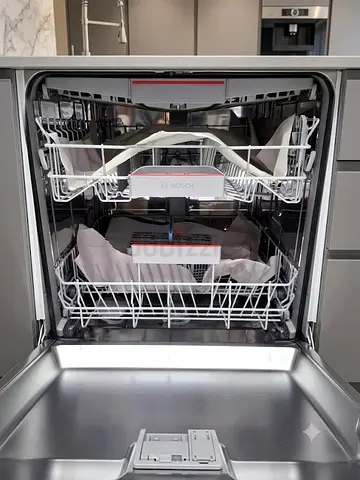 Bosch Series 4 Built-In Dishwasher – 3 Racks | WiFi Connect | Like New
