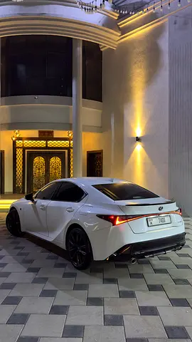 صورة مصغرة 2 لـ 2024 Lexus IS-SERIES