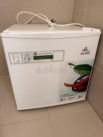 Ewfoli Compact Chest Freezer / Mini Freezer - excellent conditoon