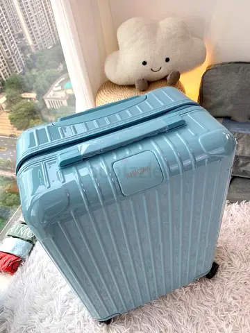 Rimowa Essential cabin suitcase