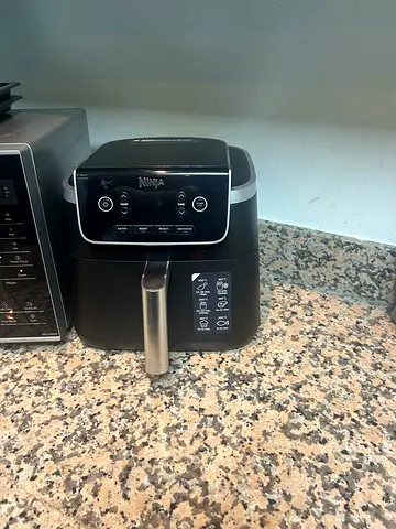 Used Ninja Air Fryer - Compact and Works Well
