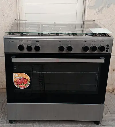 GEEPAS gas cooker, 5 burners, 90x60cm,
condition is working well
