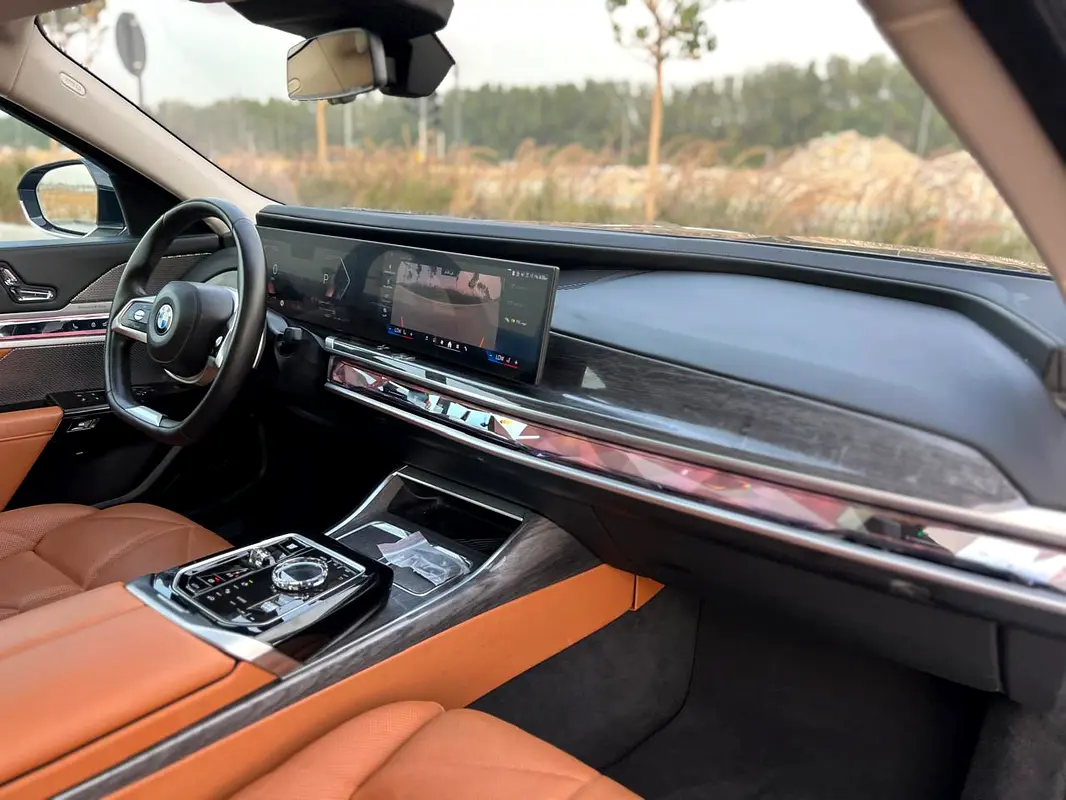 BMW 7-Series 2025