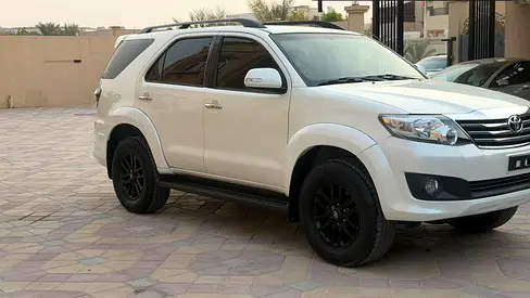 2015 Toyota FORTUNER — фото 2