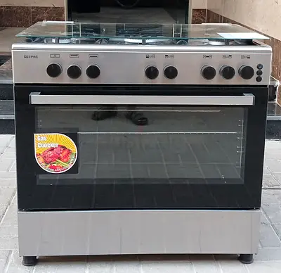 Geepas gas cooker 90x60cm 5burners good condition